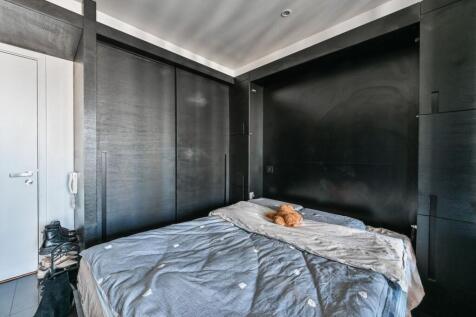 Pan Peninsula, Canary Wharf, London, E14 photo 4