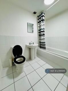 Main Bathroom 