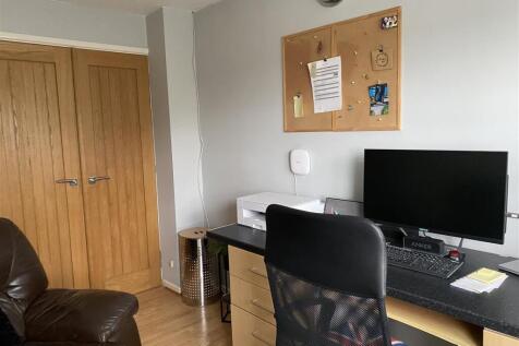 Bedroom no.3 rear double: