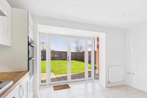 OPEN PLAN KITCHEN/BREAKFAST ROOM