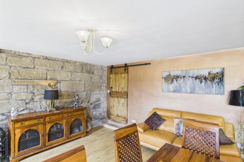 CAM04201G0-PR0085-STILL021