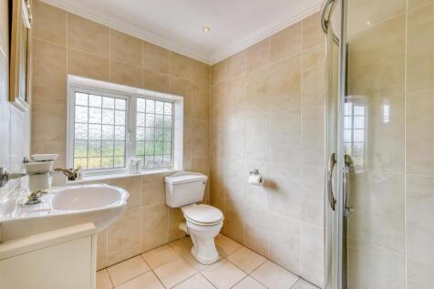 49 Sabrina Road-bed1 ensuite.jpg