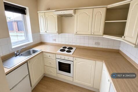 Redwood Road, Bilston, WV14 photo 3