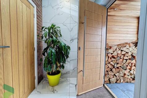 Porch to vestibul...