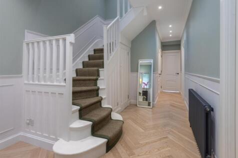 ENTRANCE HALL.jpg