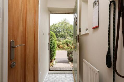 36 Roberston Drive 22.JPG