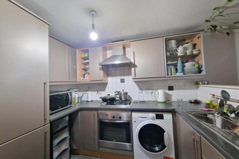 Hirst Crescent, Wembley, HA9 7HJ photo 3