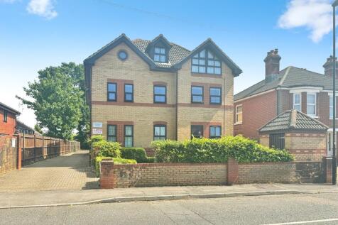 Southampton, SO19 - property photo