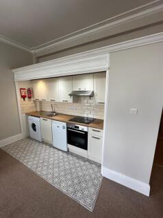 1 Bedroom Flat – The Salisbury Hotel, Grand Parade, London N4 photo 5