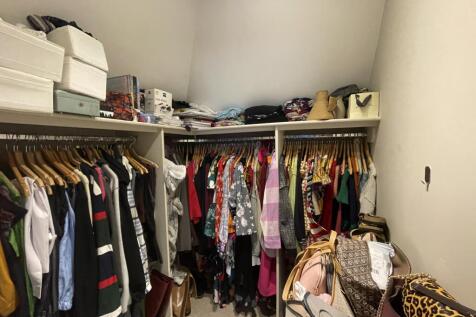 walk in wardrobe