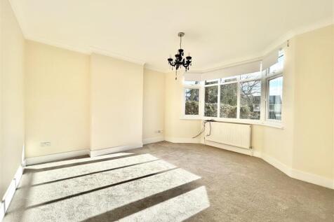 Eastwood Road, Rayleigh, Essex photo 3