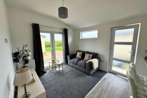 2 bed lounge 1b