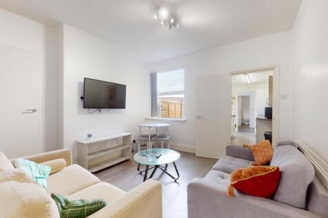 3-bed house on Broad Street, Loughborough, £1,625/mo
