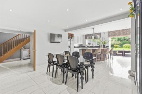 23 Marlow Road, HP11 1TA-20.jpg