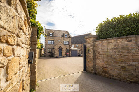 Front of house 1....