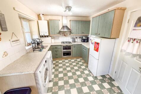 Kitchen/ Dining Room