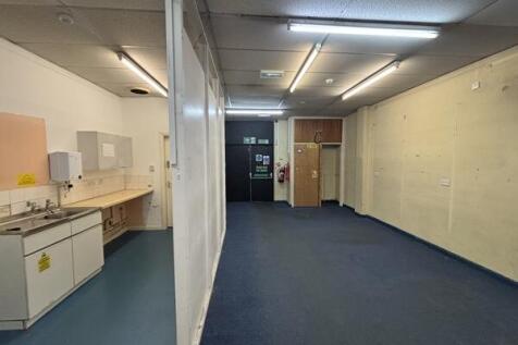 Retail Property (high street) to rent Image 4