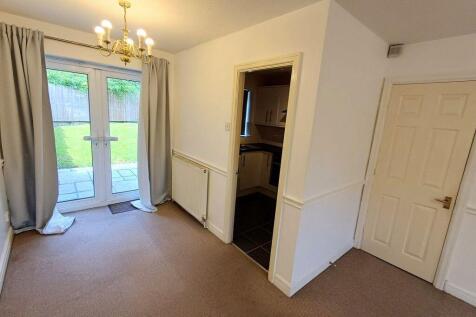 86 Alveston Drive, SK9 2GA photo 5