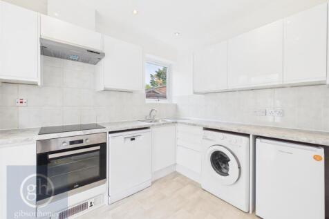 Manor Close, Ruislip photo 3
