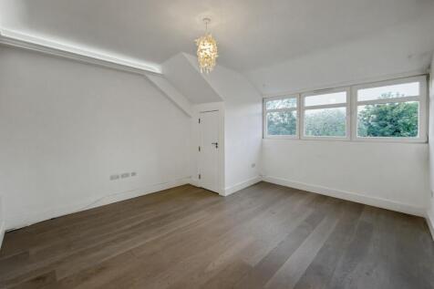 Flat D, 40 Great North Road, Highgate, London, N6 4LU