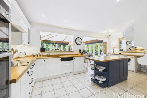 CAM04950G0-PR0108-STILL017 - Copy - Copy - Copy.jpg