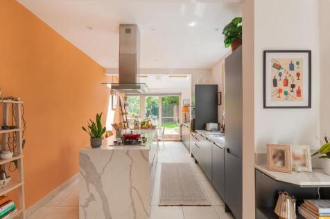 1C2R1SE - Kitchen Diner E.jpg