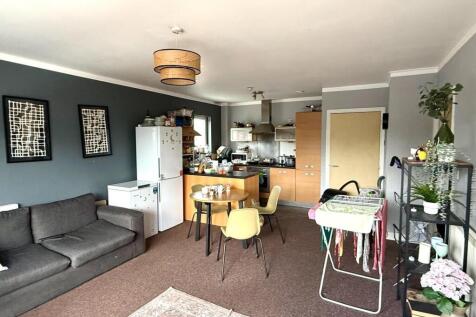 Lockkeepers Court,Cardiff photo 3