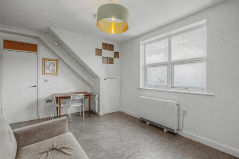 Flat 4, 6 High Street, Walthamstow, London, E17 7LD