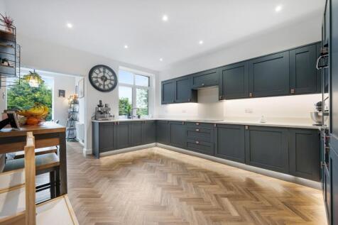 29 Limes Avenue HDR-18.jpg