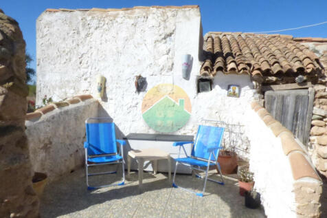 3 Bedroom Semi-Detached For Sale-PAL06-24