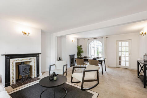 Living/Dining Room