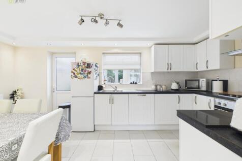 2 bed, 1 bath Semi-Detached in Birmingham - Photo 2