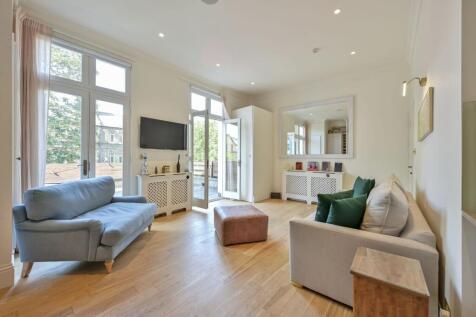 London, SW8 - property photo