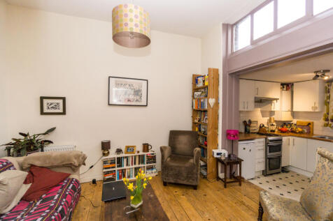London, N7 - property photo