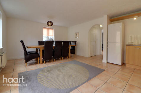 Highclere Road, PETERBOROUGH photo 4