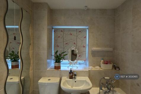 First Floor Family Bath
