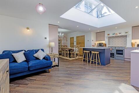Fabulous Open Plan Dining/Kitchen/Living Space