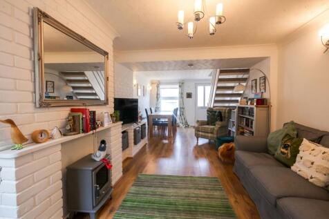 LOUNGE / DINING ROOM