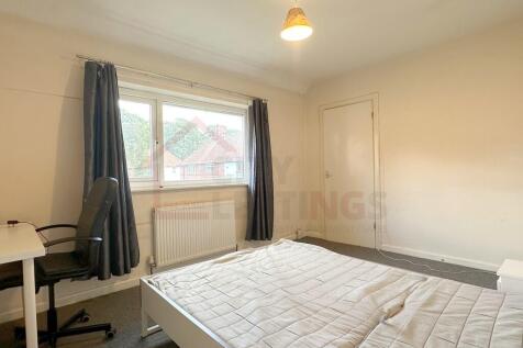 Lenton Abbey Nottingham  photo 4