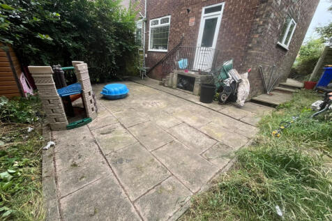 bkl498585backgarden.jpg