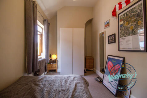 Rear double bedroom