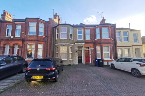 1 Bed Plus Study Maisonette