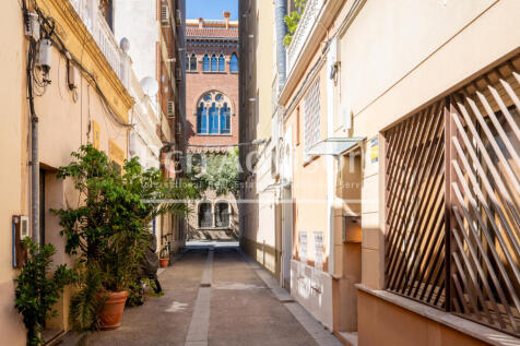 Casa-con-encanto-historico-y-gran-terraza-junto...