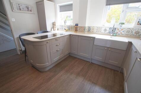 KITCHEN1.jpg