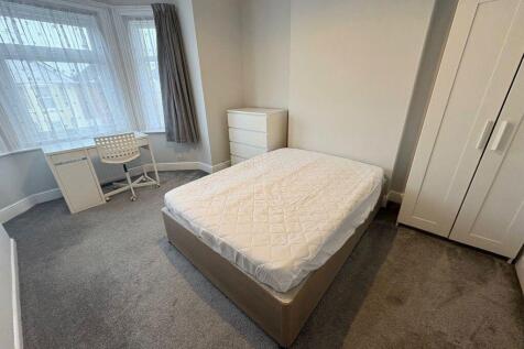 STUDENT FOUR DOUBLE BEDROOM, CHARMINSTER (P02115) photo 5