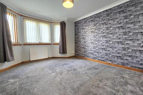 3 Locheil Place, Balloch, G83 8PR photo 4