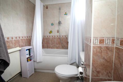 bathroom .JPG