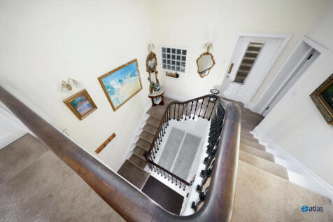 Entrance/Stairway