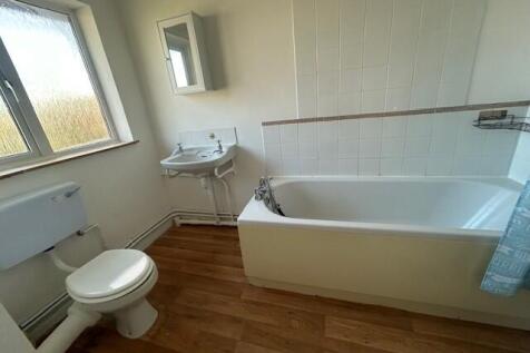 Coldhorn Crescent, Wisbech photo 3