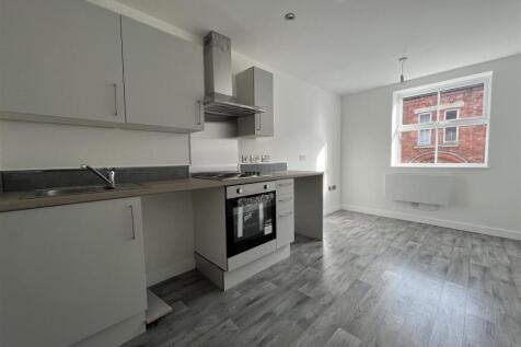 LIVING/DINING AREA